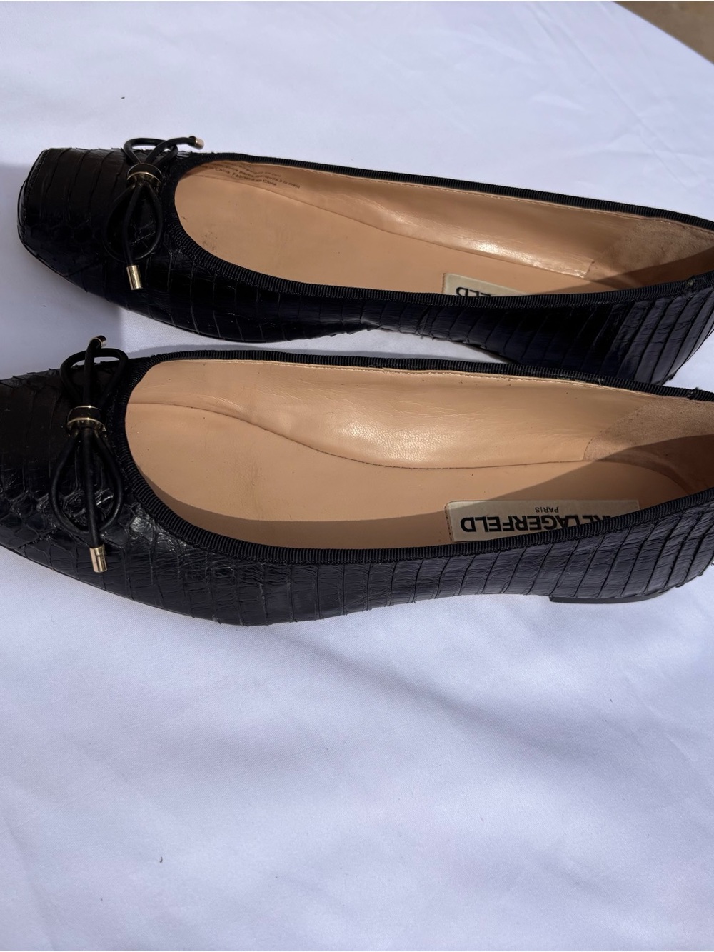 Women’s Black Croc-Embossed Leather Ballet Flats with Bow Trim